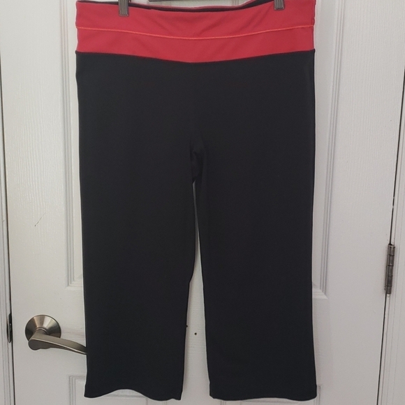 FINAL SALE Reversible Black & Red Workout Pants - Picture 8 of 11